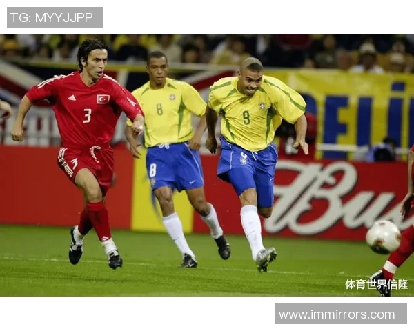 足球明星出场瞬间帅气视频集锦展现球场魅力与风采